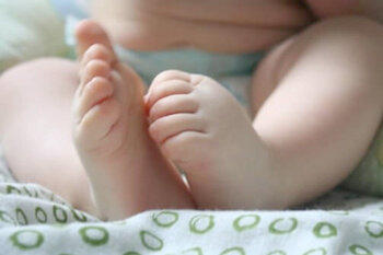 baby feet inwards